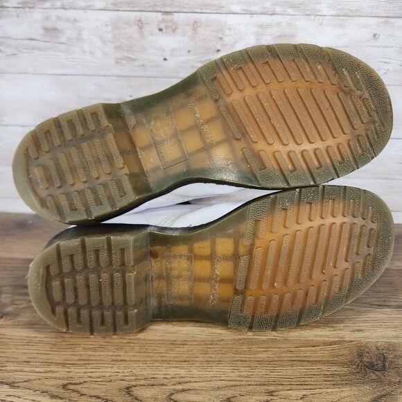 Dr. Martens Women’s 1460 White Patent Leather Lace Up Boots Size 9 - Picture 11 of 11